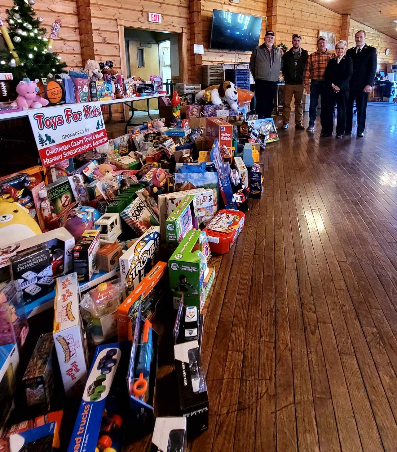 'Bigger and bigger': Local Association Supports Salvation Army's Angel Tree | News, Sports, Jobs - Vimarsana News